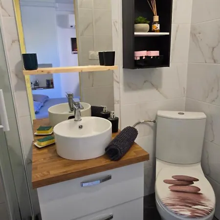 Apartment Appartement Climatise Avec Jardin *