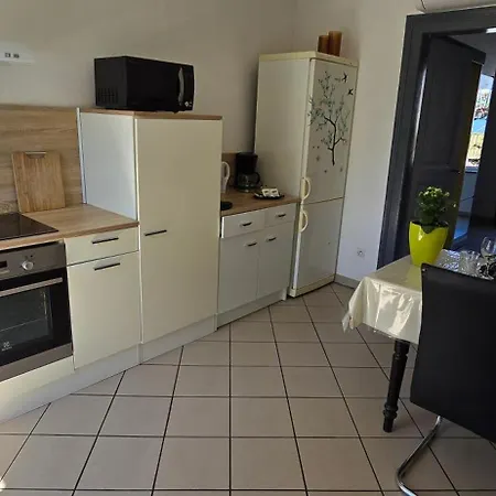 Apartment Appartement Climatise Avec Jardin *